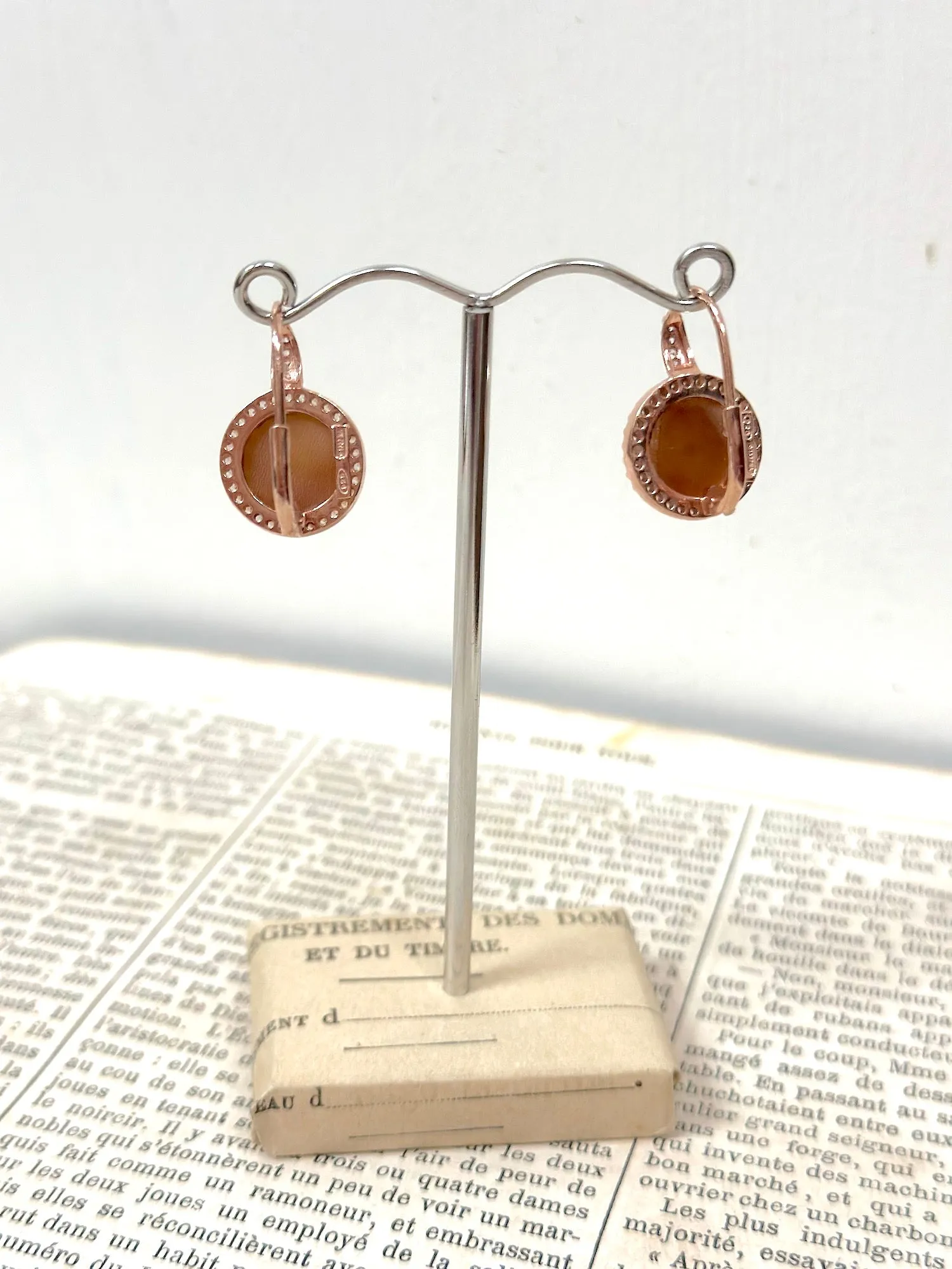 Italian Small Round Daisy Cameo Earrings